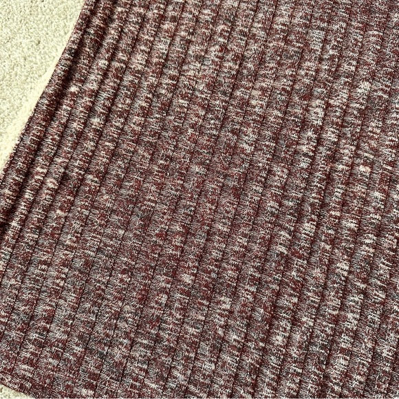 14th & Union Heathered Maroon Ribbed Knit Midi Pencil Skirt - Picture 2 of 4